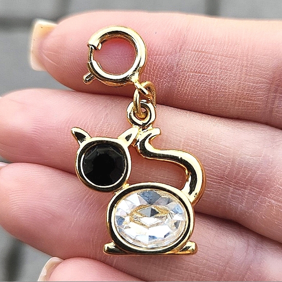 Monet Jewelry - Vintage Monet Cat Charm